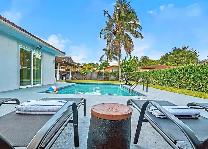 Sunny Miami Stay - Pool - Bbq - Centrally Located